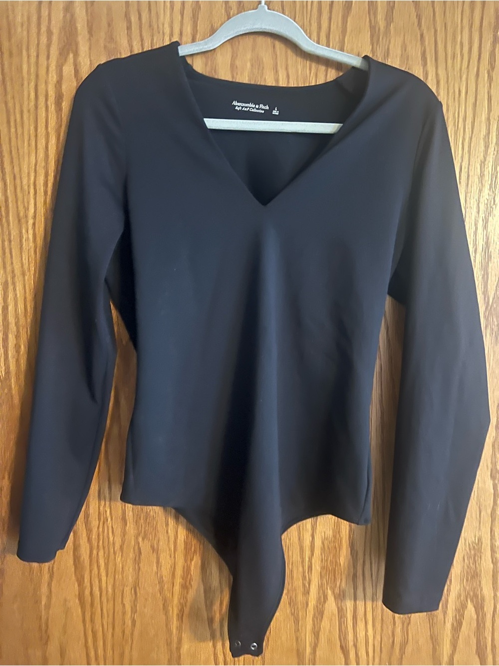 Abercrombie & Fitch Black V-Neck Long-Sleeve Bodysuit